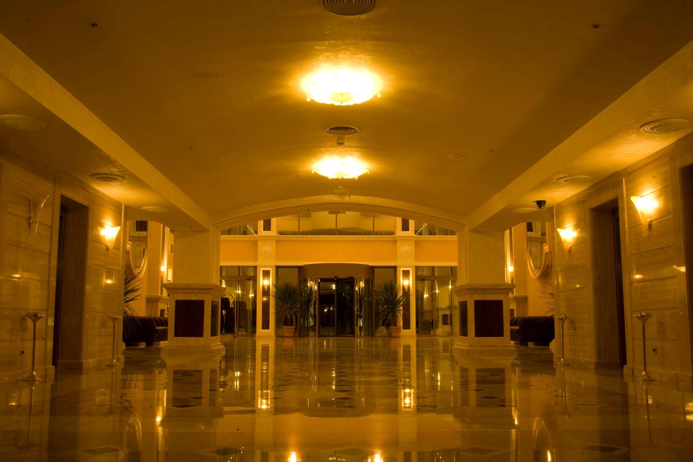 Sunset-Resort-Lobby-68