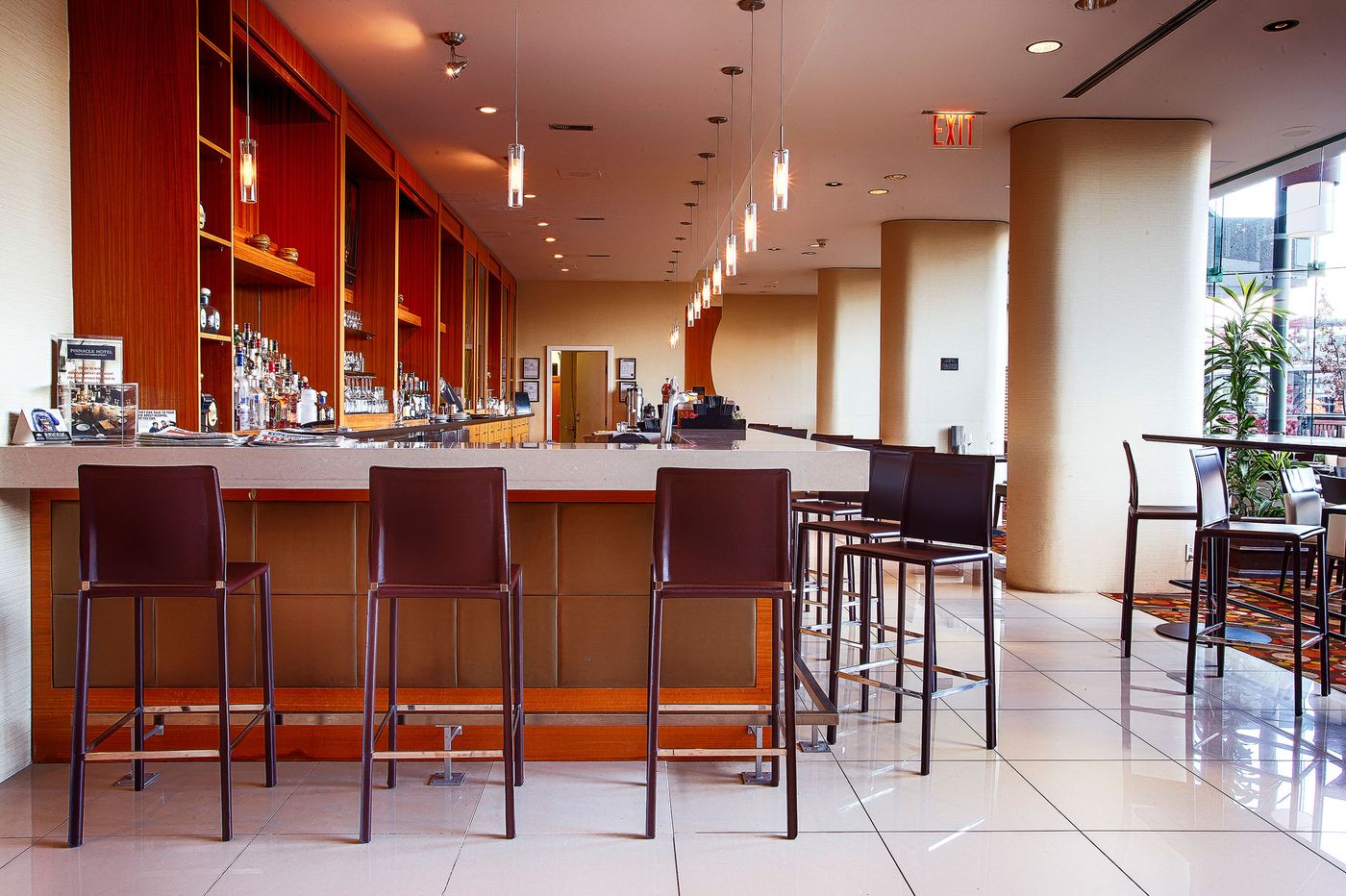 Pinnacle-Hotel-Harbourfront-Bar-4