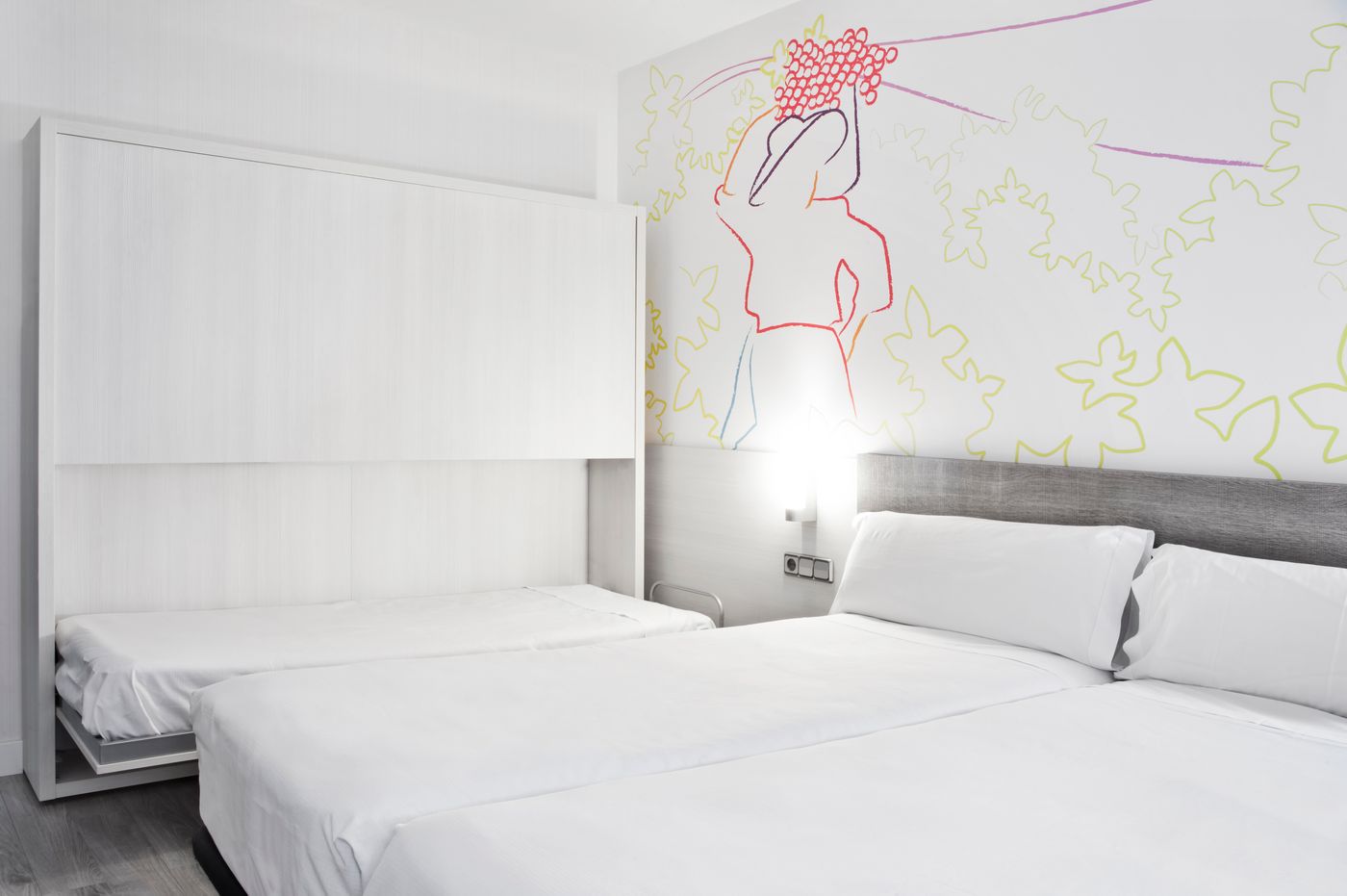 Ibis-Styles-Madrid-Prado-Room-38