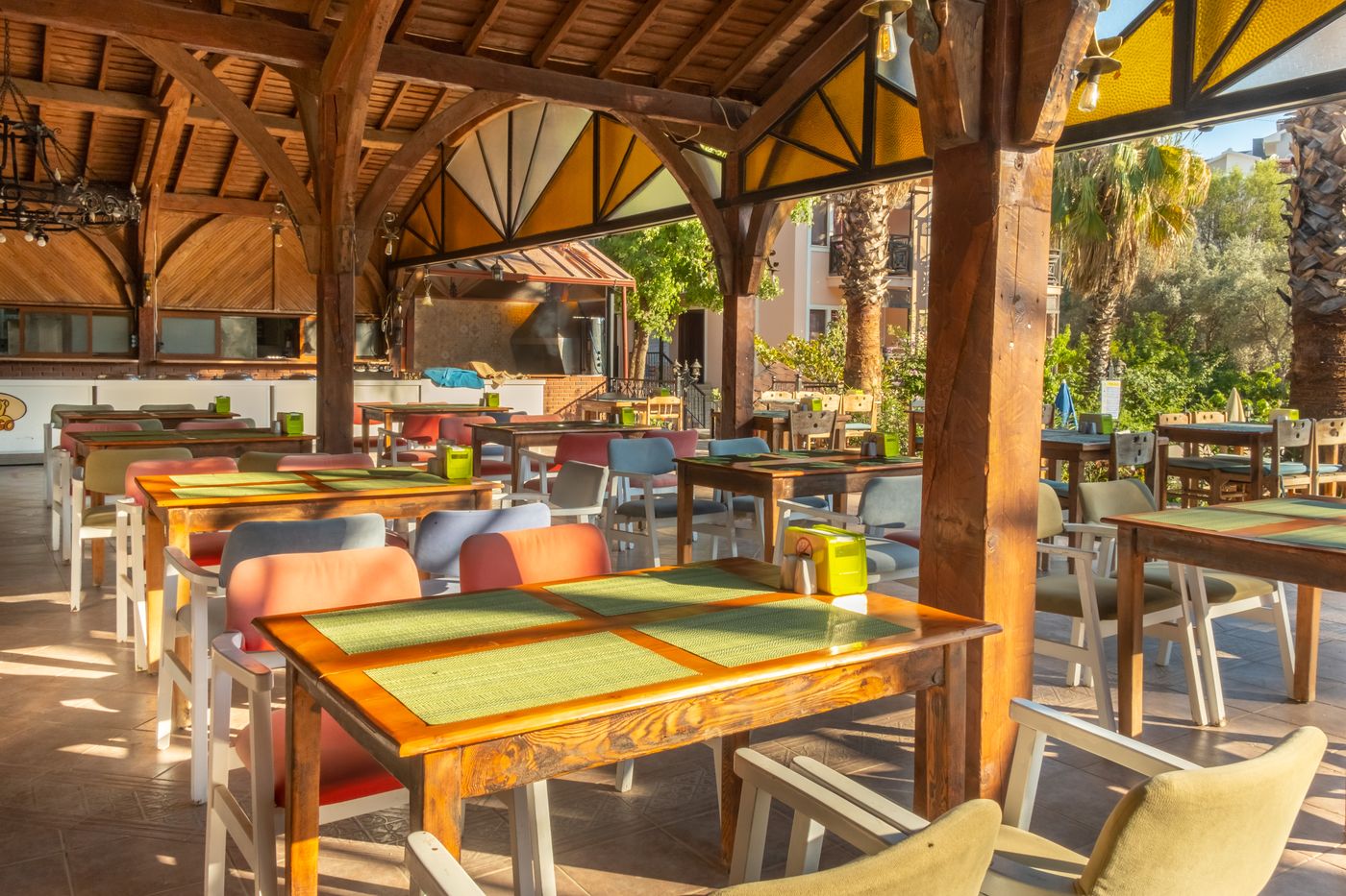 Pink-Palace-Restaurant-24