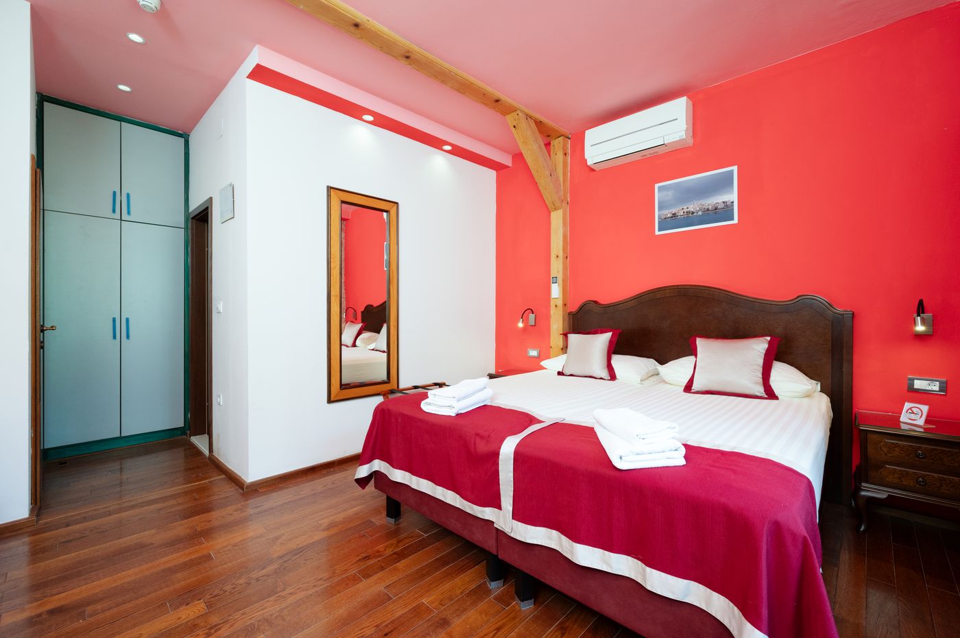 HOTEL-TRAGOS-Room-20