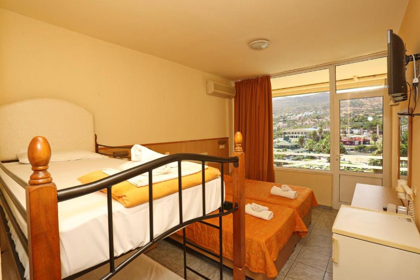 Eri-Beach---Village-Room-32