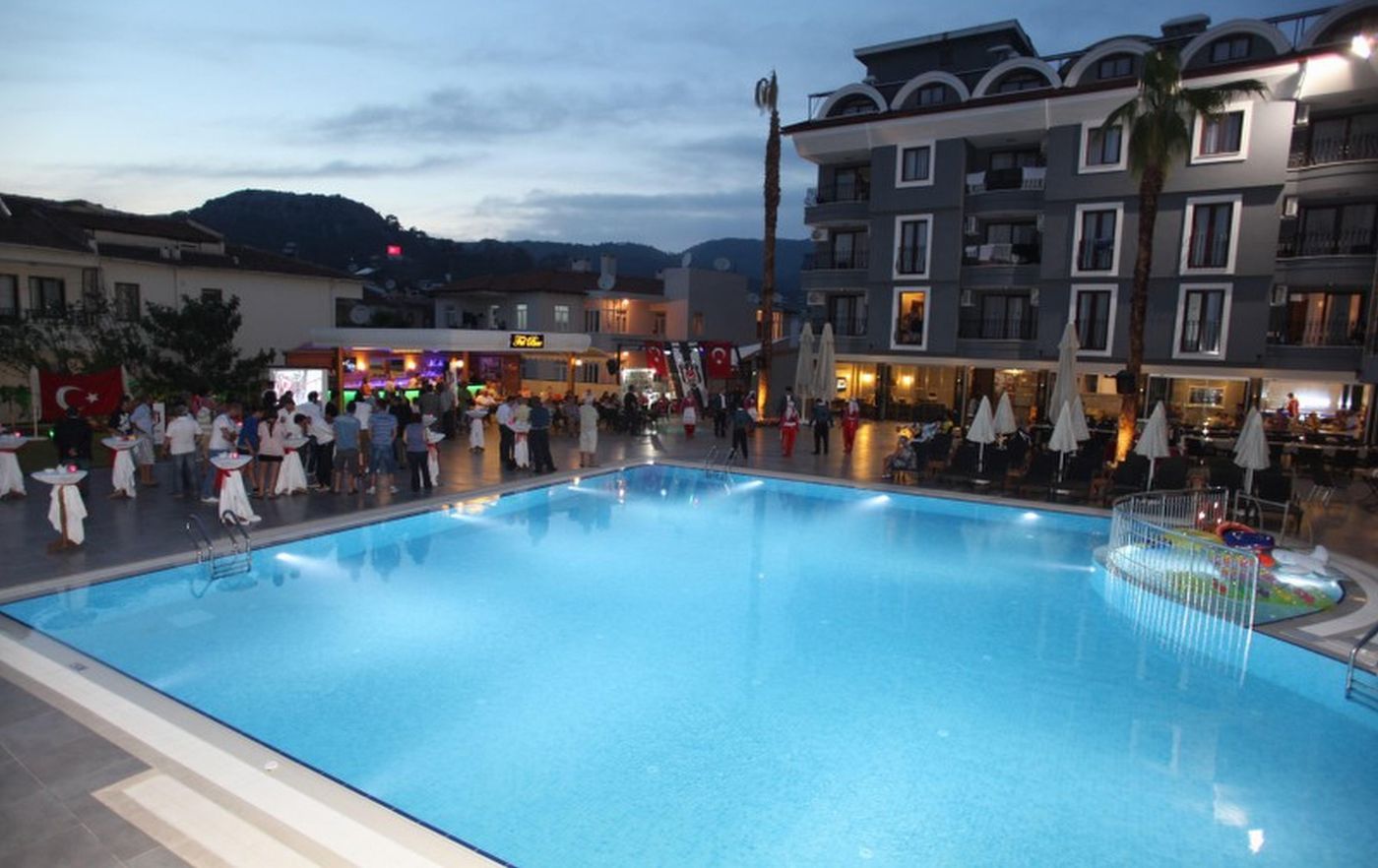 Club-Viva-Hotel-and-Apartments-Bar-10