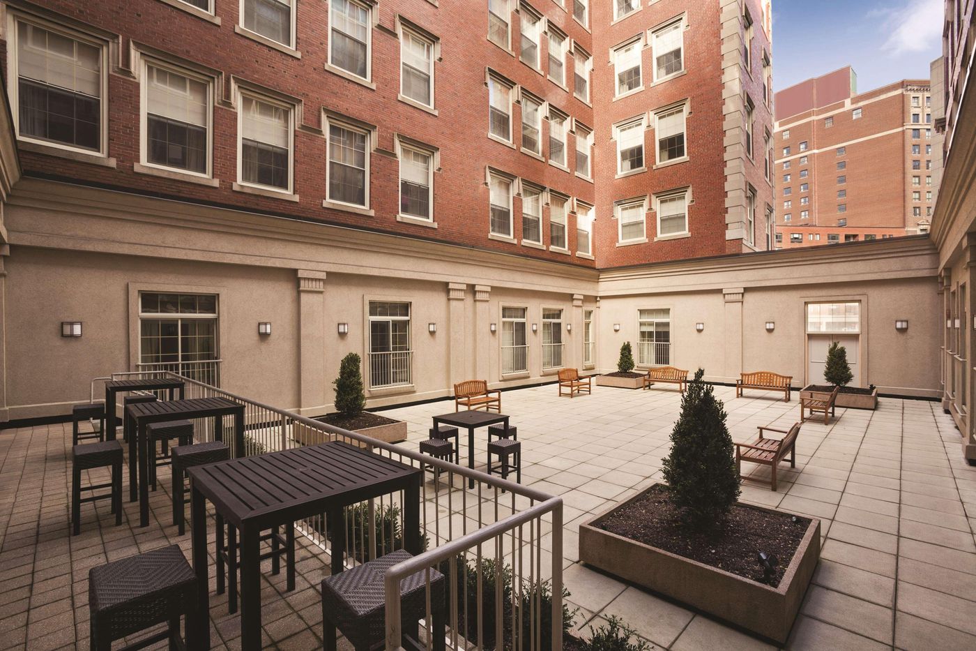 Doubletree-by-Hilton-Boston-Downtown-General-view-1