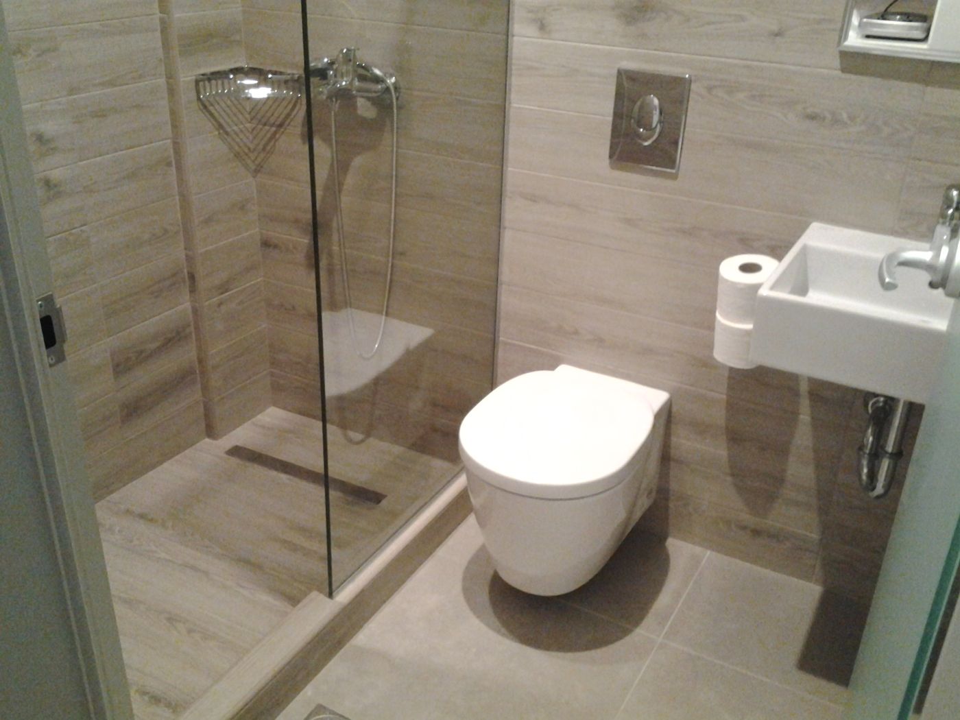 Lola-Apartments-Room-34