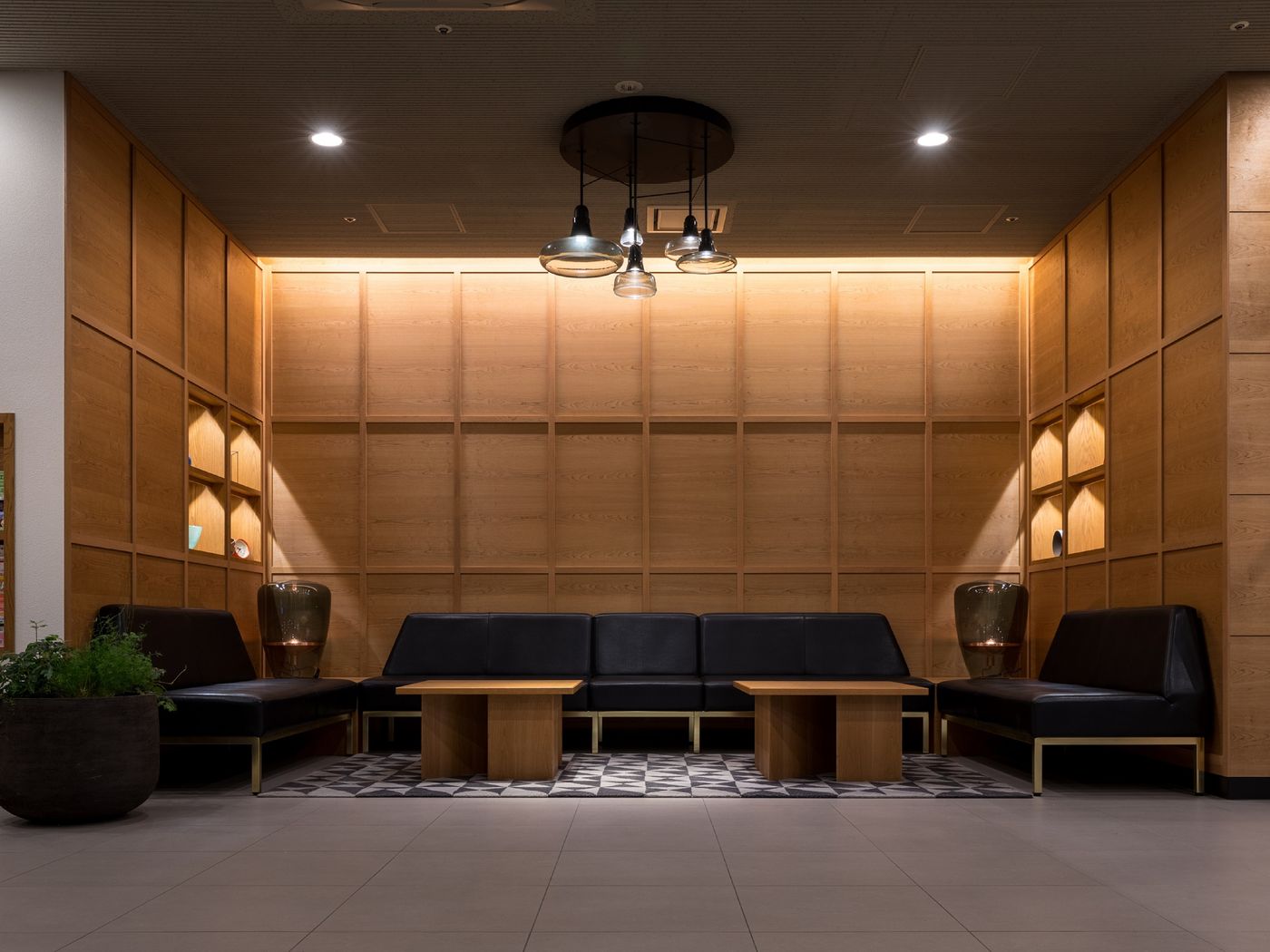 Nishitetsu Inn Shinjuku-Japan-Tokyo-Lobby-7