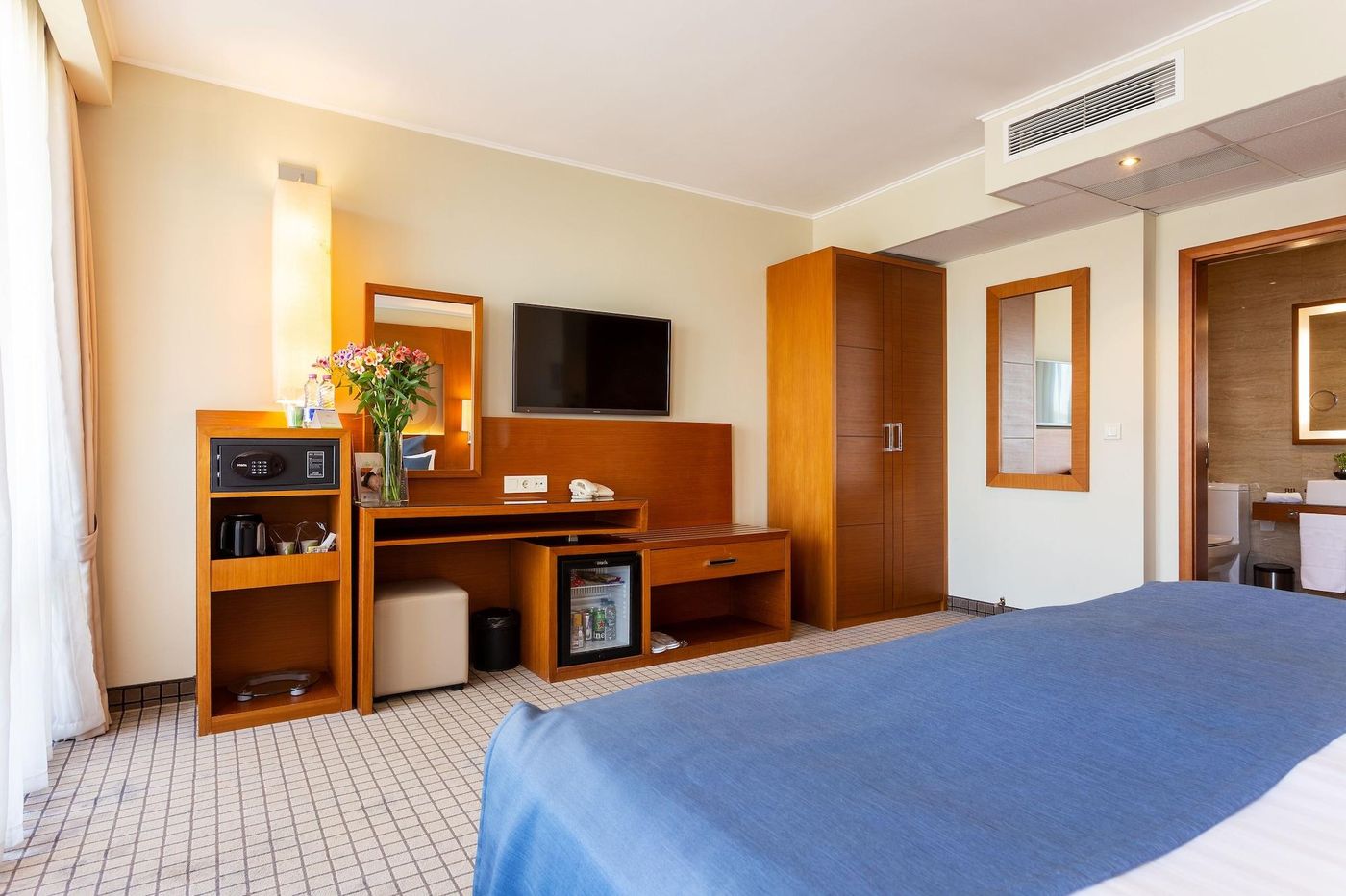 Landmark-Creek-Hotel---SPA-Room-8