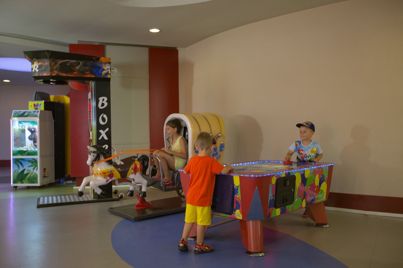 Royal-Alhambra-Palace-Sports-and-Entertainment-56