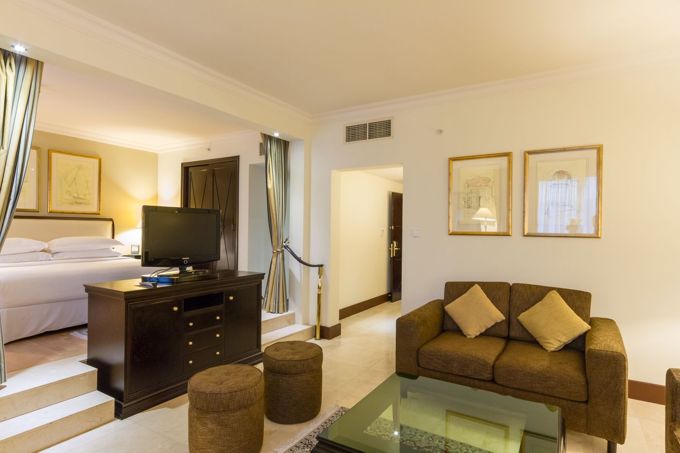 Grand-Excelsior-Deira-Hotel-Room-9