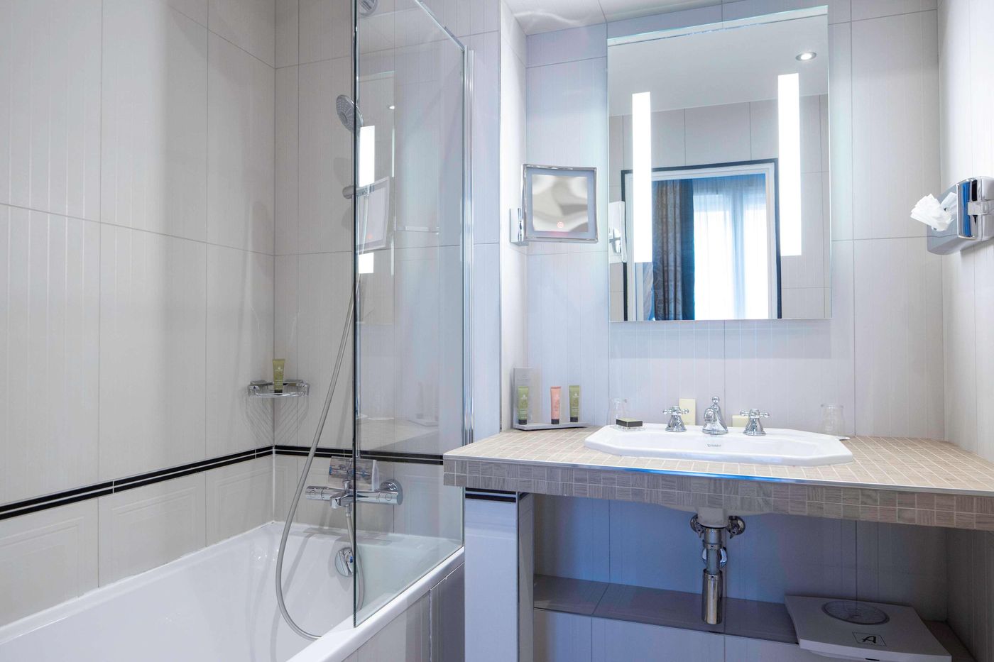 Bradford-Elysees-Astotel-Room-42