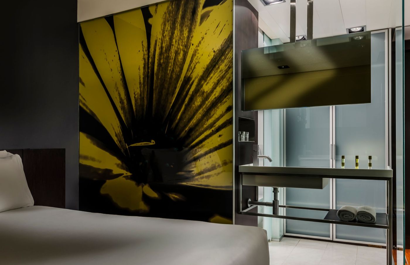 Ikonik Angli-Spain-BARCELONA-Room-8