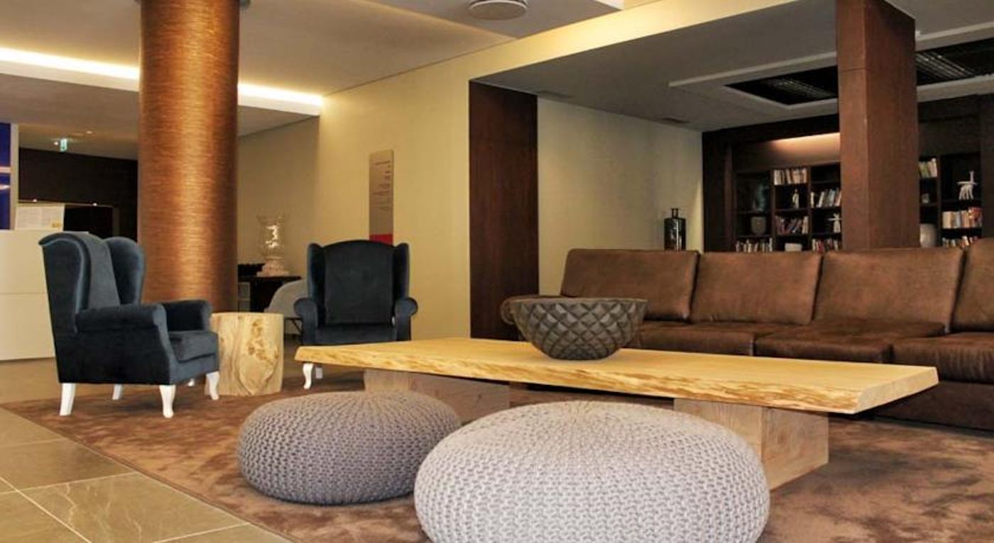 Four Views Monumental