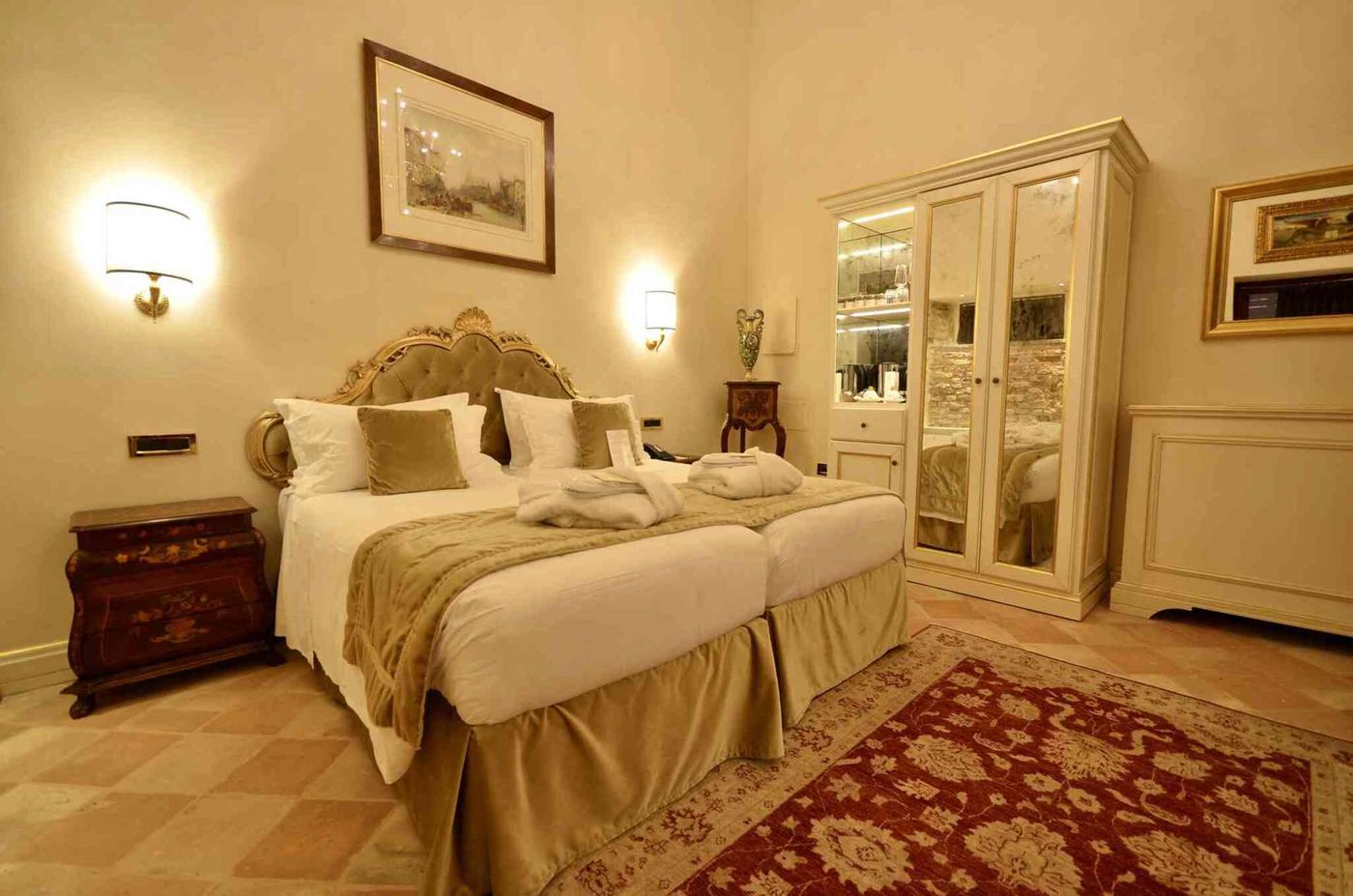 Nani-Mocenigo-Palace-Room-43