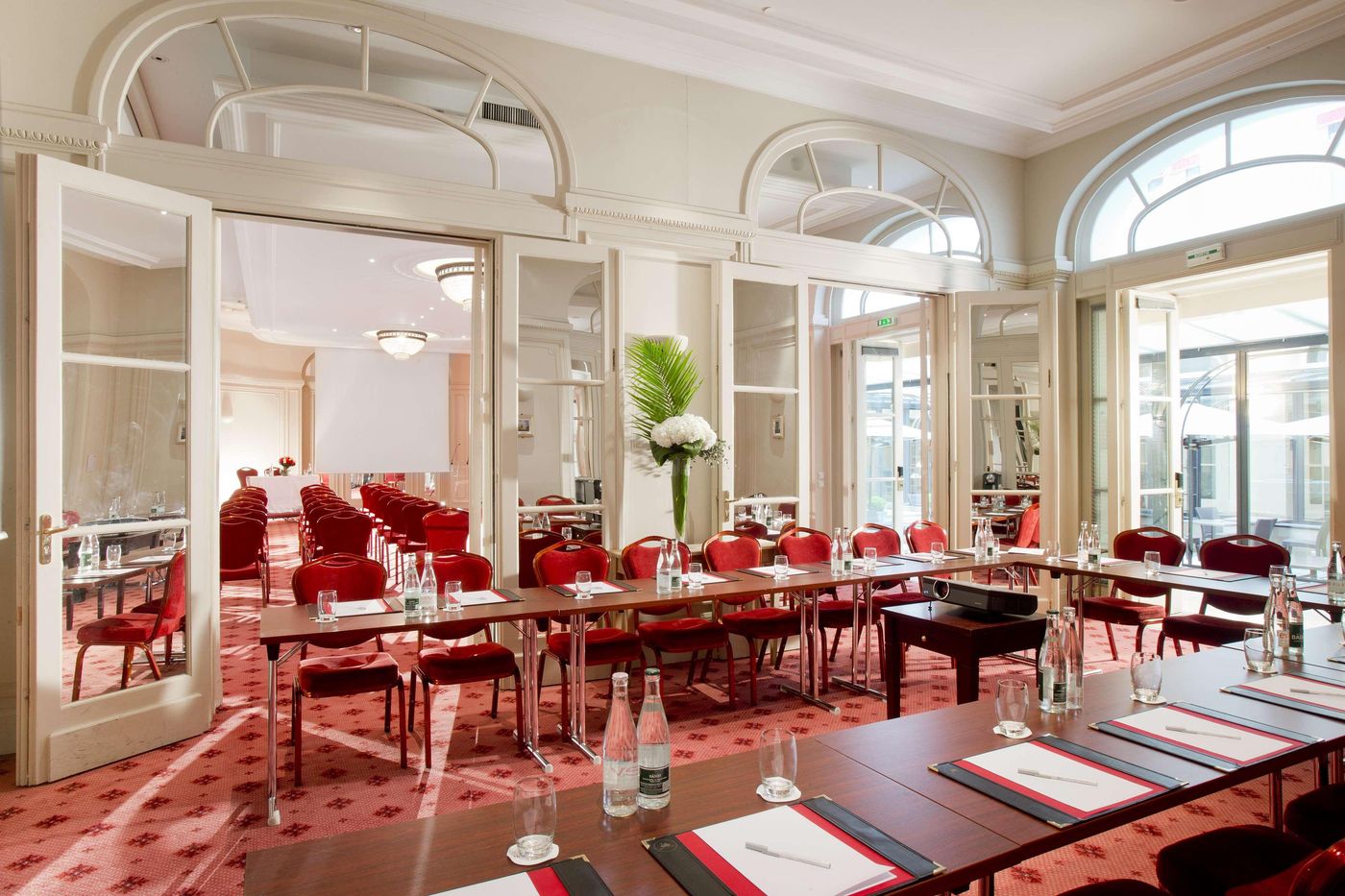 California-Paris-Champs-Elys----es-Restaurant-39