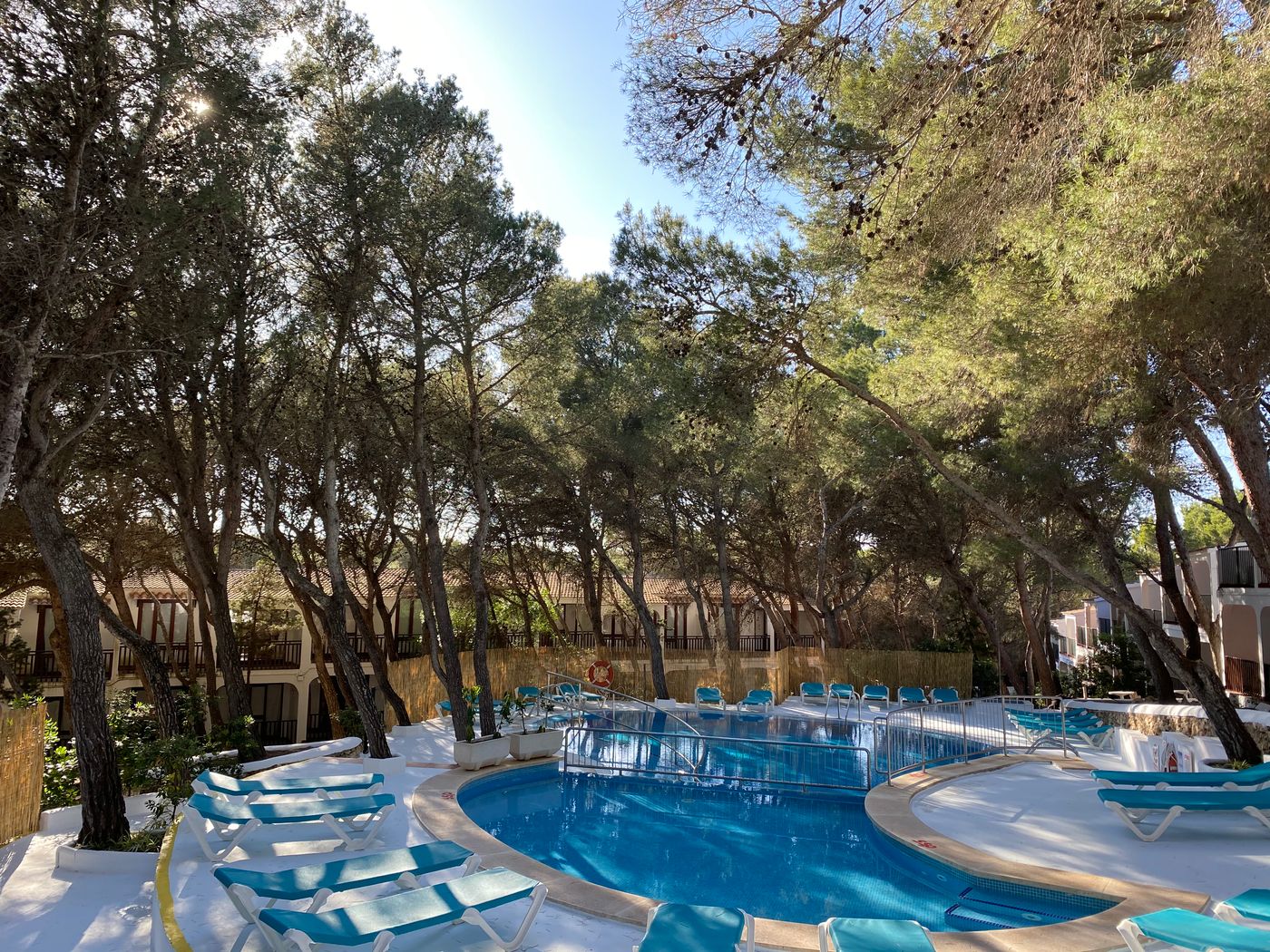 Aparthotel-Sol-Parc-Pool-5