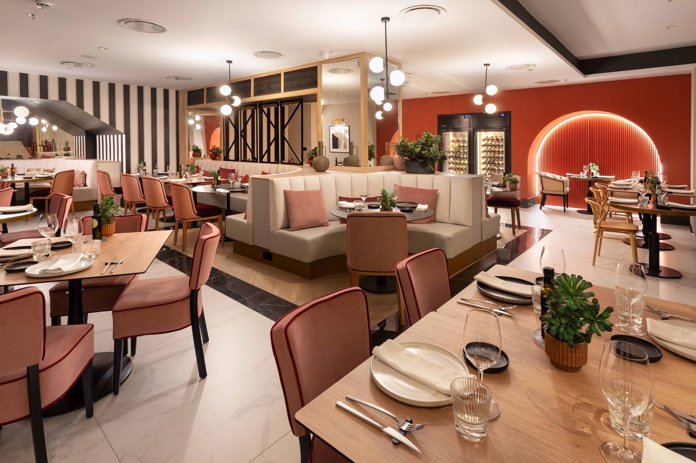 Senator-Gran-V----a-70-Spa-Restaurant-45