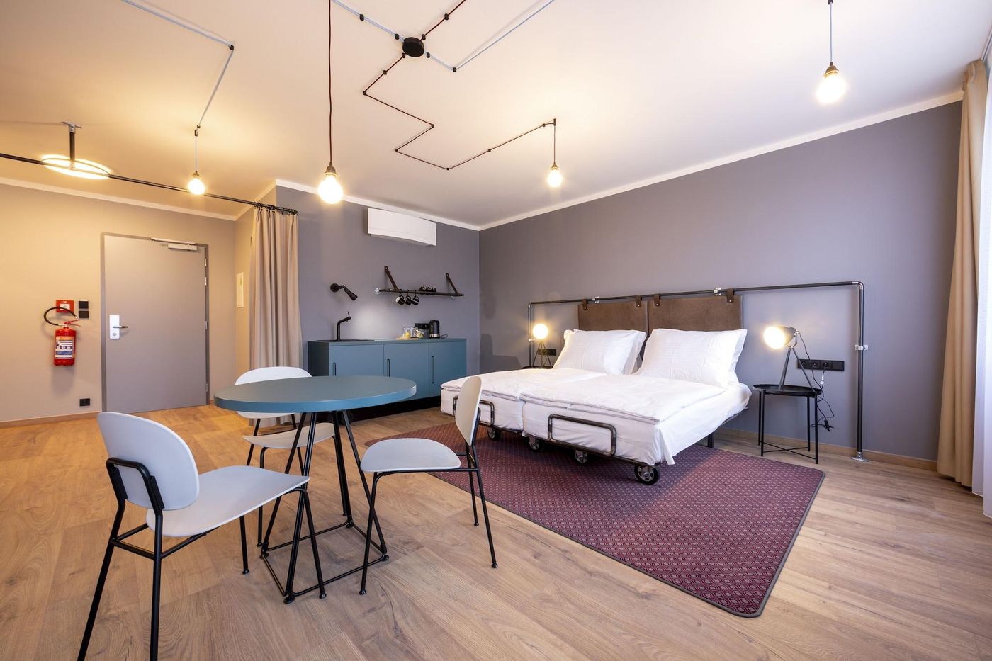 Miss-Sophie-s-Downtown-Room-30