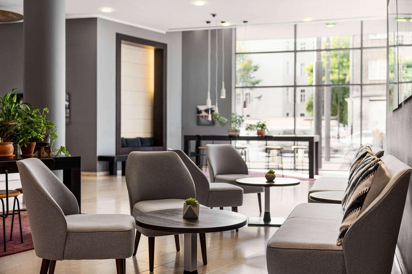 Vienna-House-by-Wyndham-Andel-s-Cracow-Lobby-24