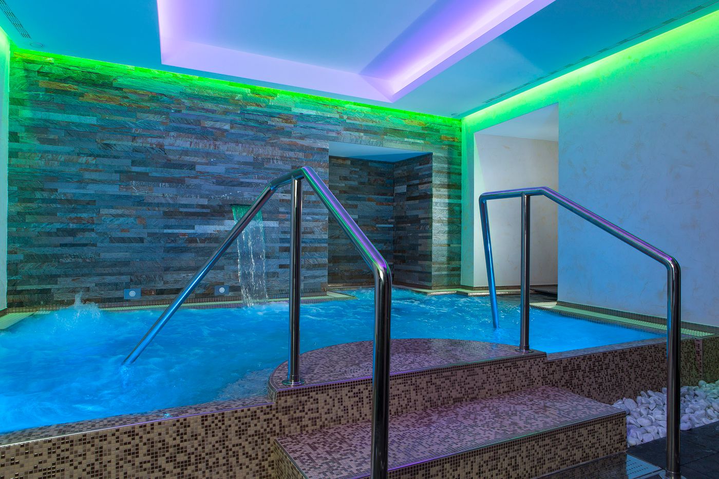 Hotel-Artemide-Sports-and-Entertainment-43