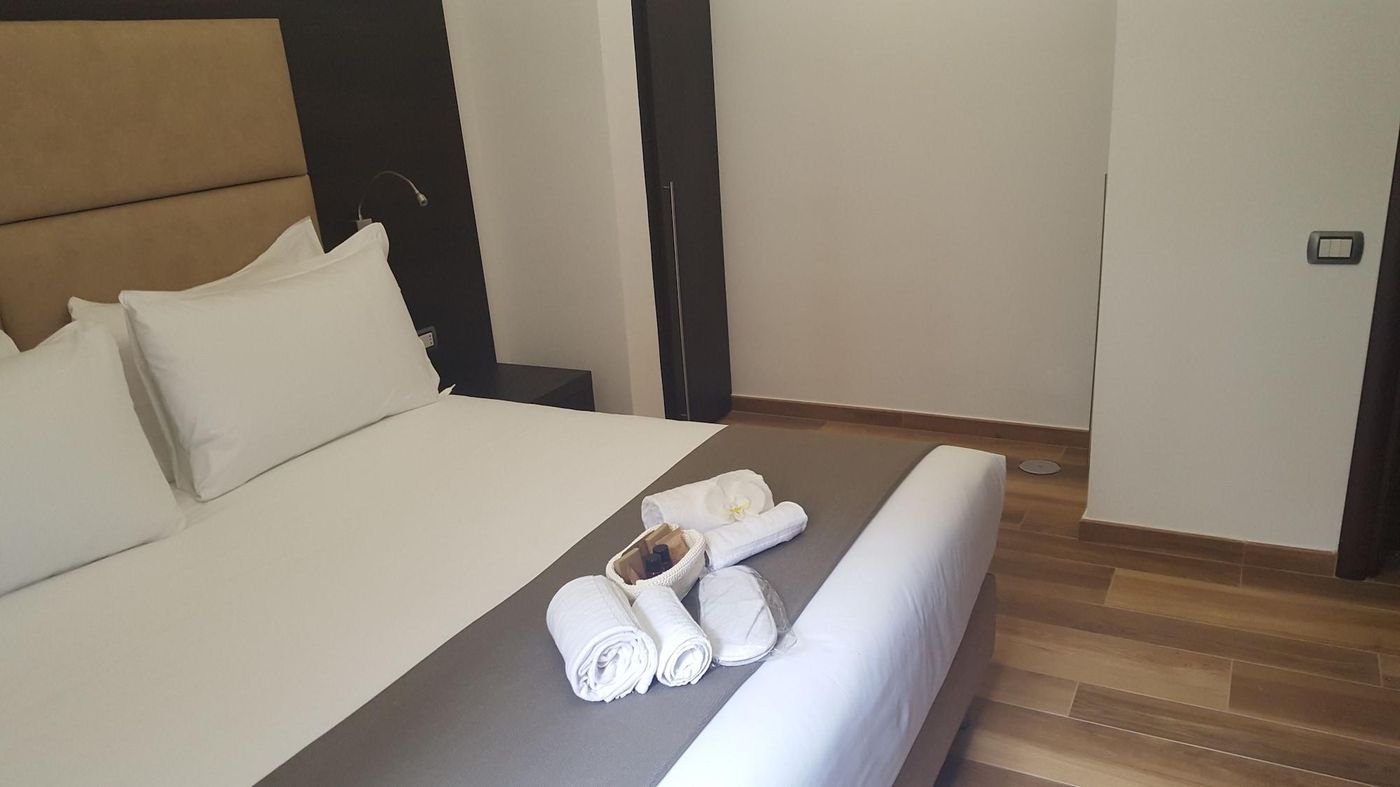 Una-Finestra-Su-Monti-Room-13