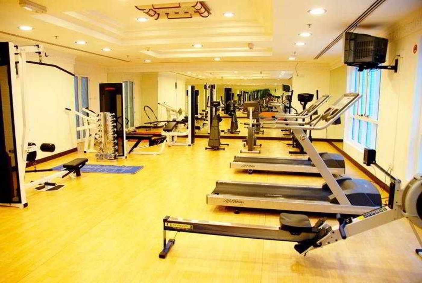 Grand-Midwest-Hotel-Apartment-In-Bur-Dubai-Sports-and-Entertainment-14