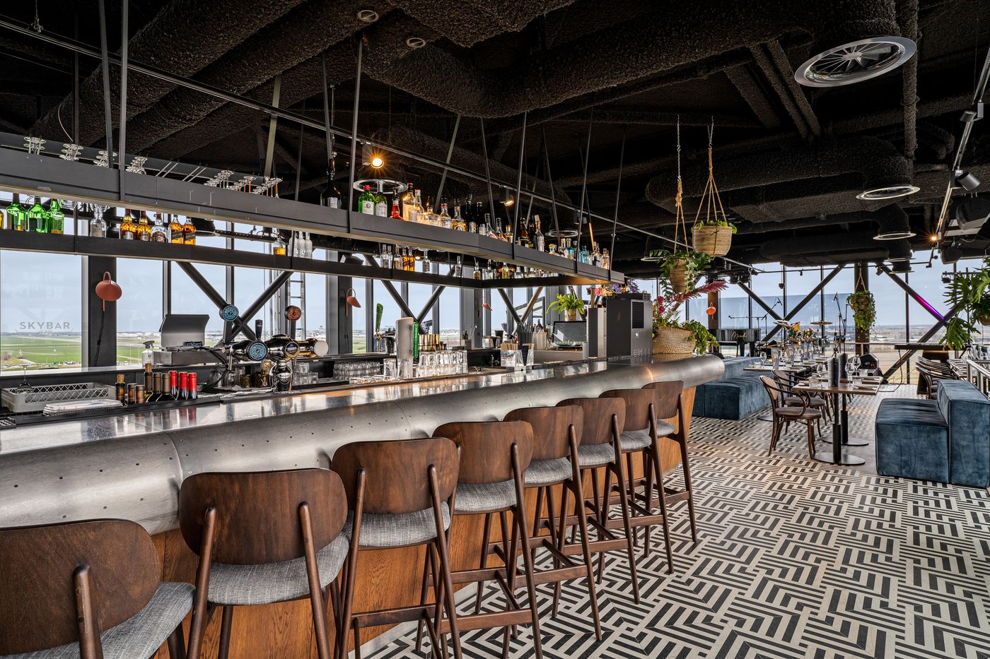 Corendon-Urban-Amsterdam-Schiphol-Airport-Bar-3