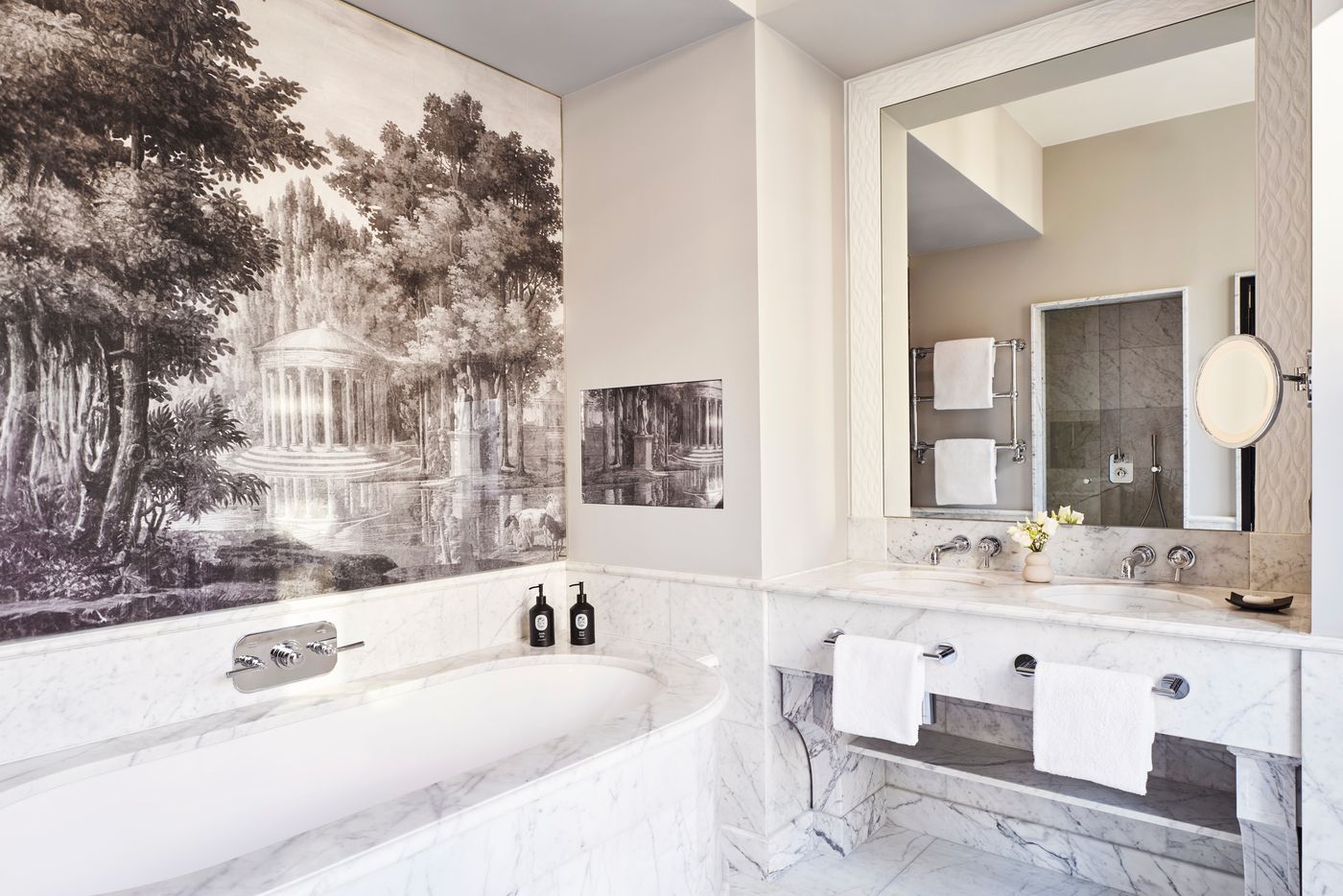 Hotel-Barriere-Le-Fouquets-Paris-Room-50