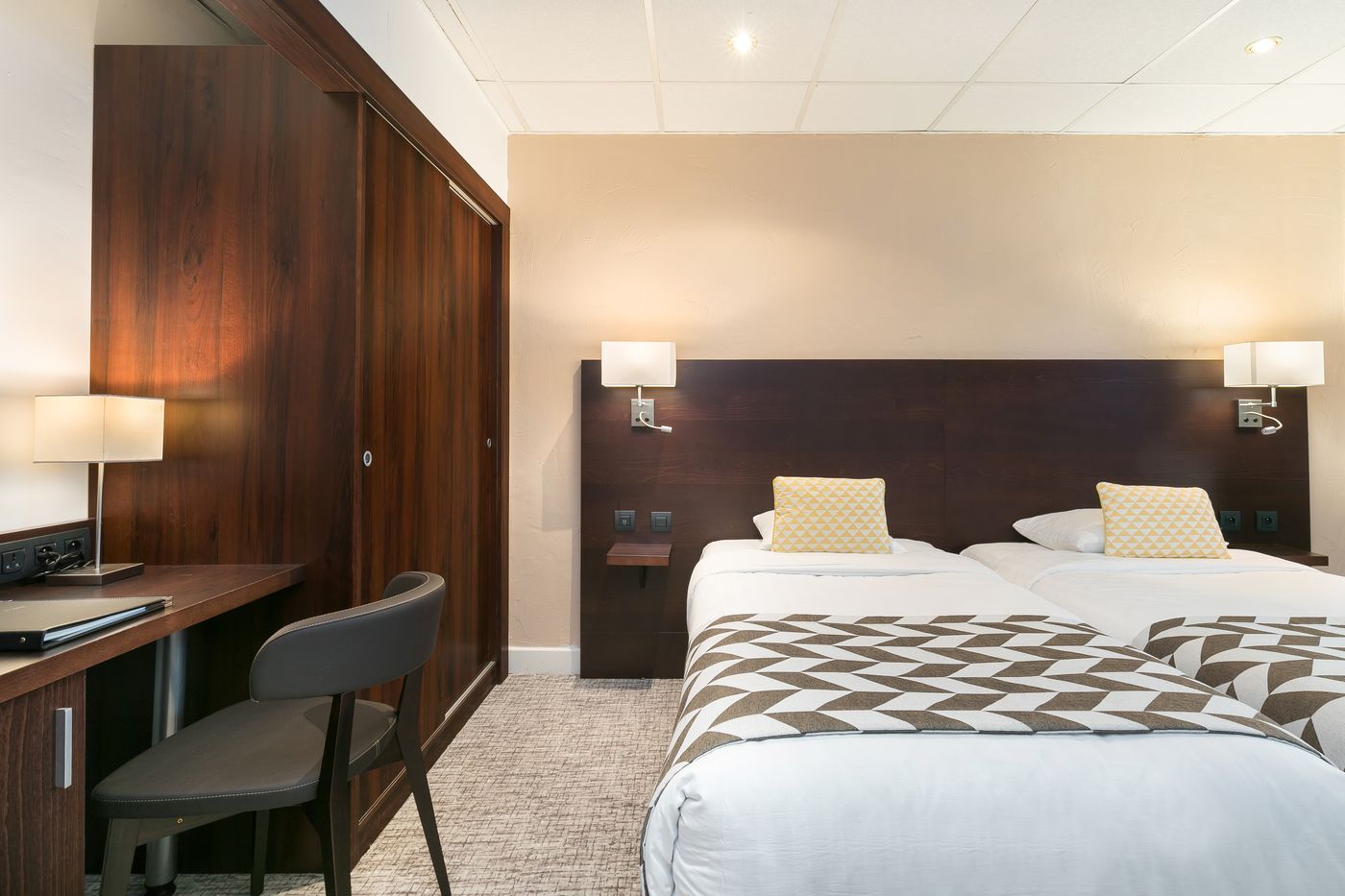 Locarno - France - NICE - Room - 9