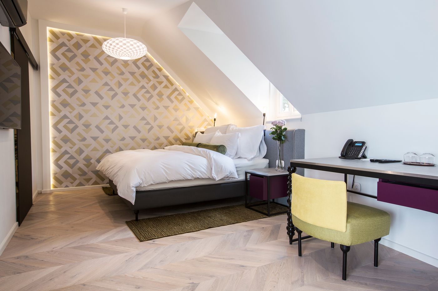 Maison-Bistro---Hotel-Room-9