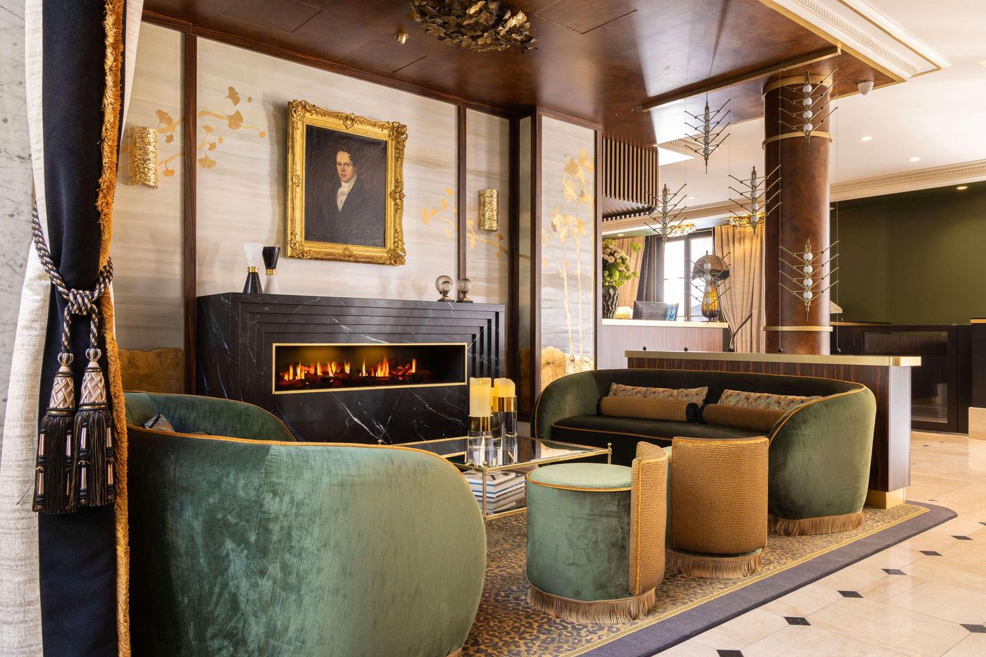 Hotel-Lord-Byron-Lobby-14