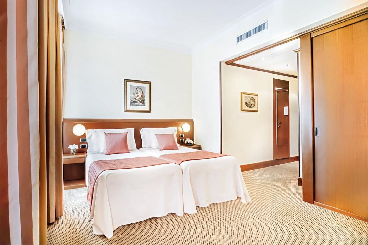 Hotel-Ponte-Sisto-Room-12