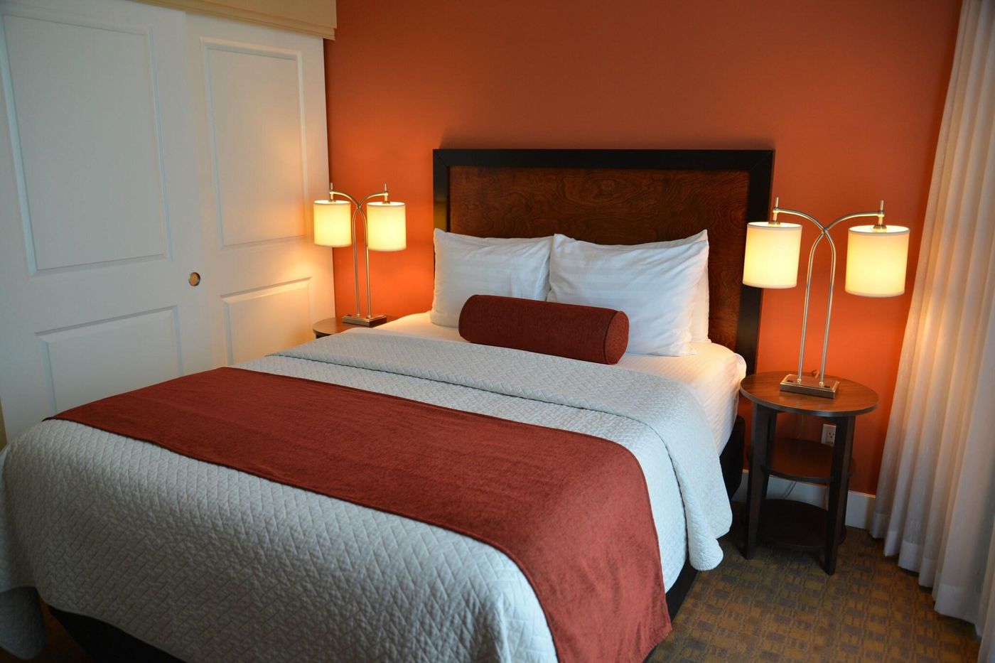 Rosedale-On-Robson-Suites-Hotel-Room-32