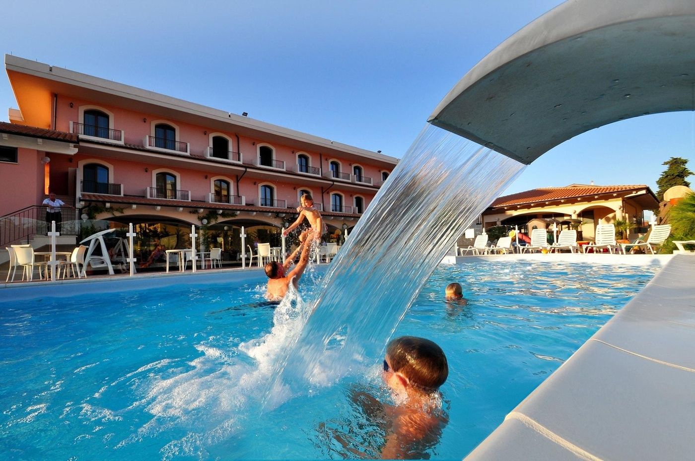 Hotel Villa Elena-Italy-TORTORETO -General view-1