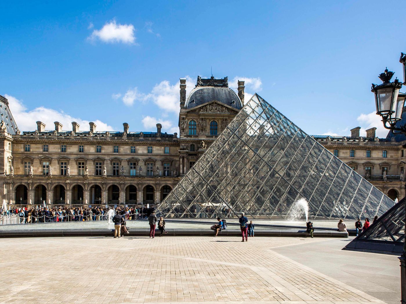 Mercure-Paris-Opera-Faubourg-Montmartre-Sports-and-Entertainment-44