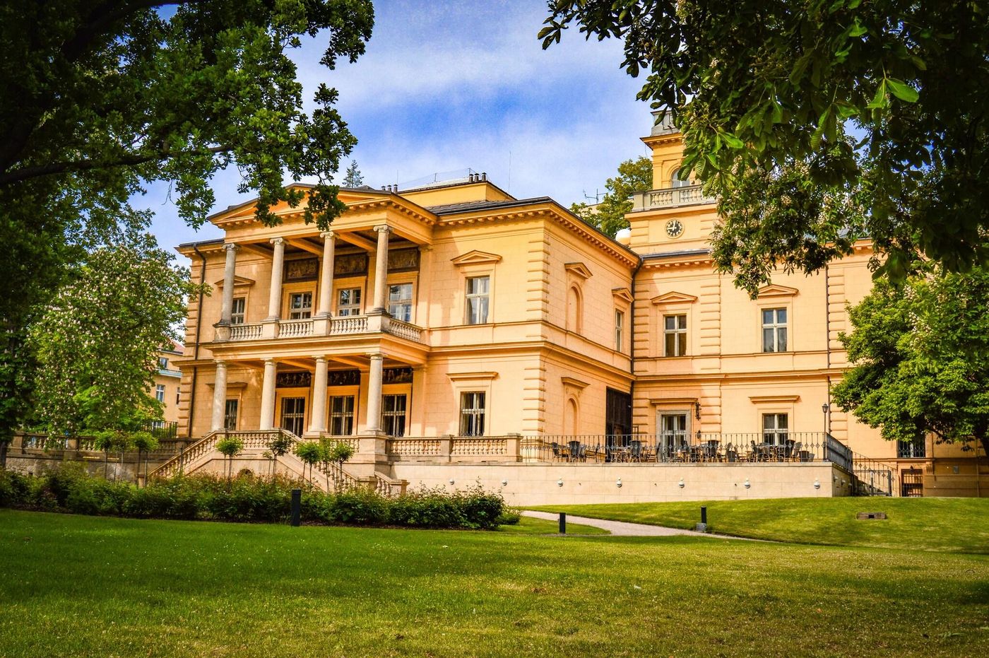 Vila-Lanna-General-view-1