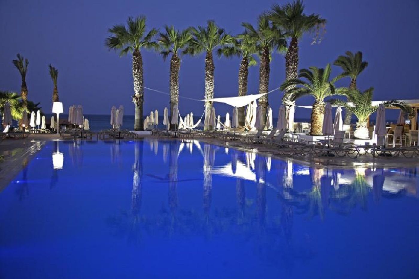 Tsokkos-Vrissiana-Beach-Hotel-Pool-4