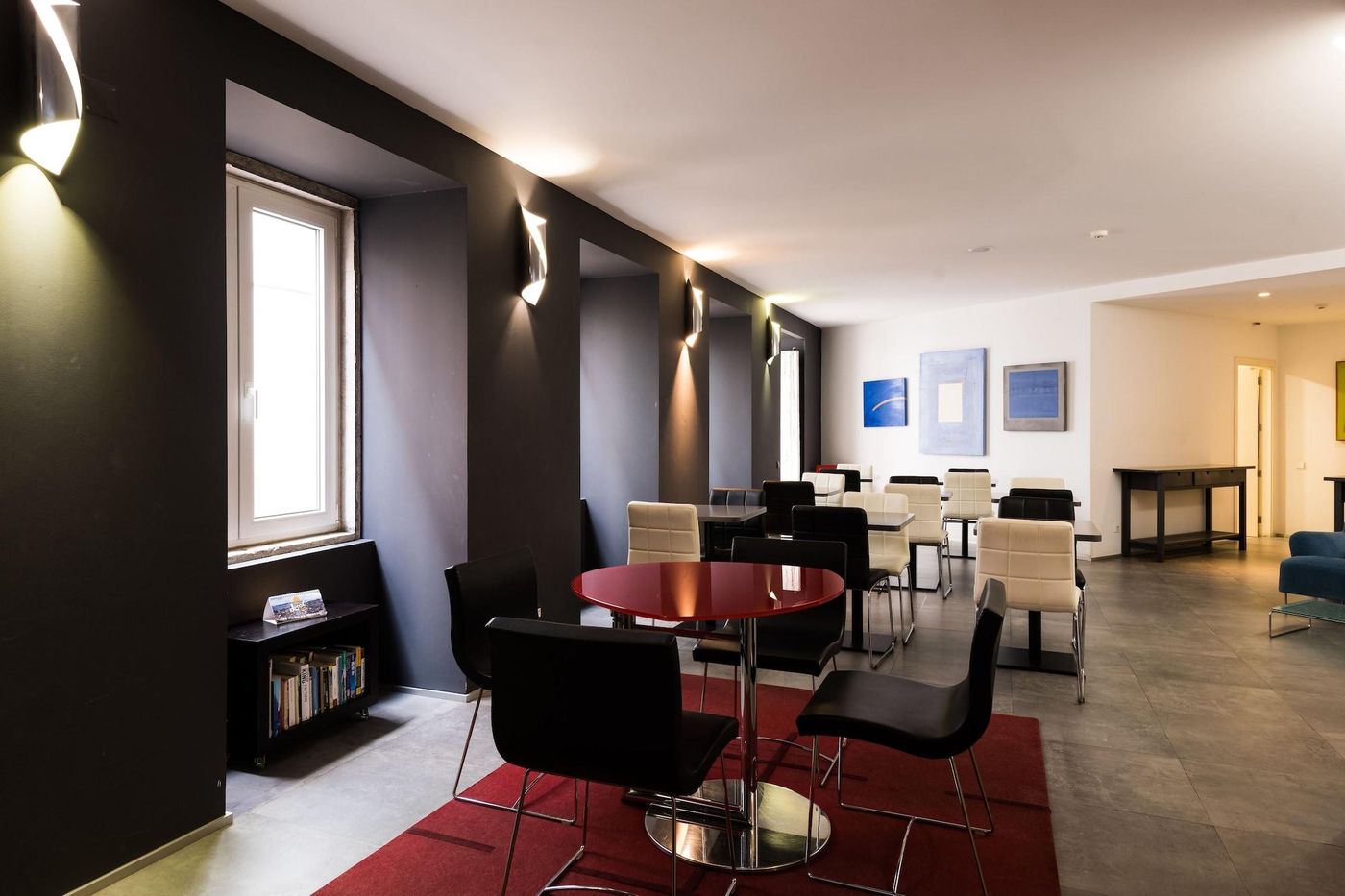 Alfama---Lisbon-Lounge-Suites-Lobby-14