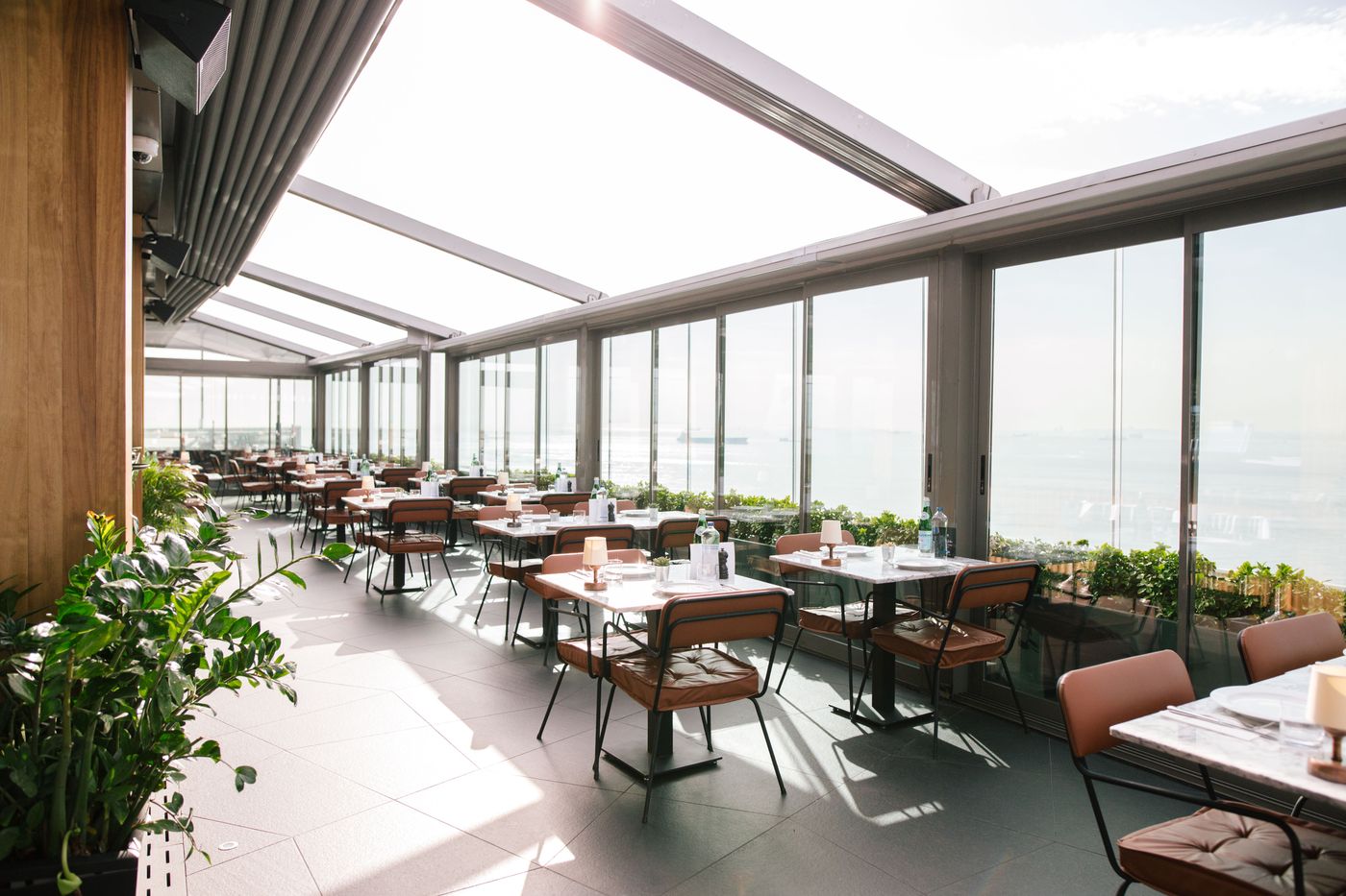 DoubleTree-by-Hilton-Hotel-Istanbul---Moda-Restaurant-17