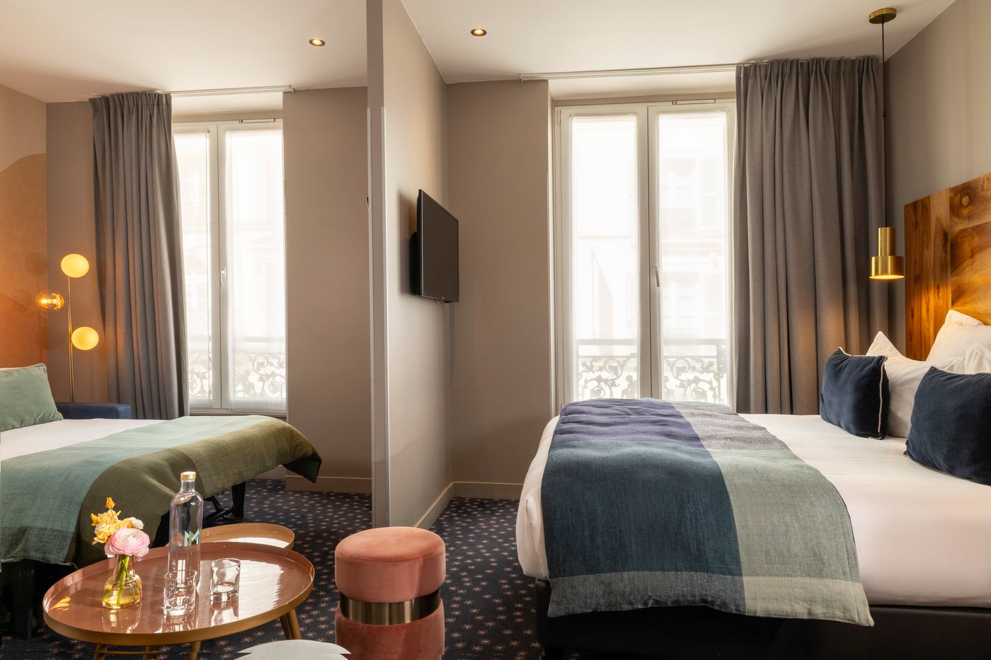 Maxim-Folies-Room-15