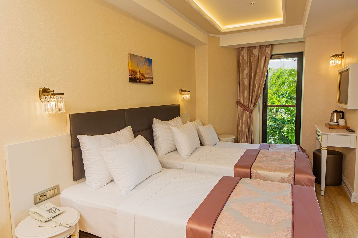 Grand-Naki-Hotel-Room-14