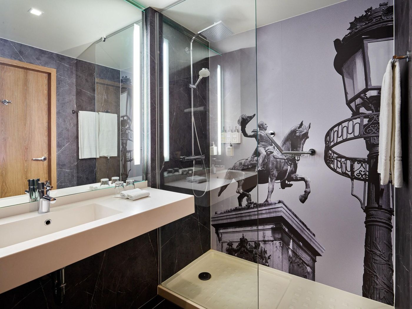 Park-Inn-by-Radisson-Luxembourg-City-Room-32