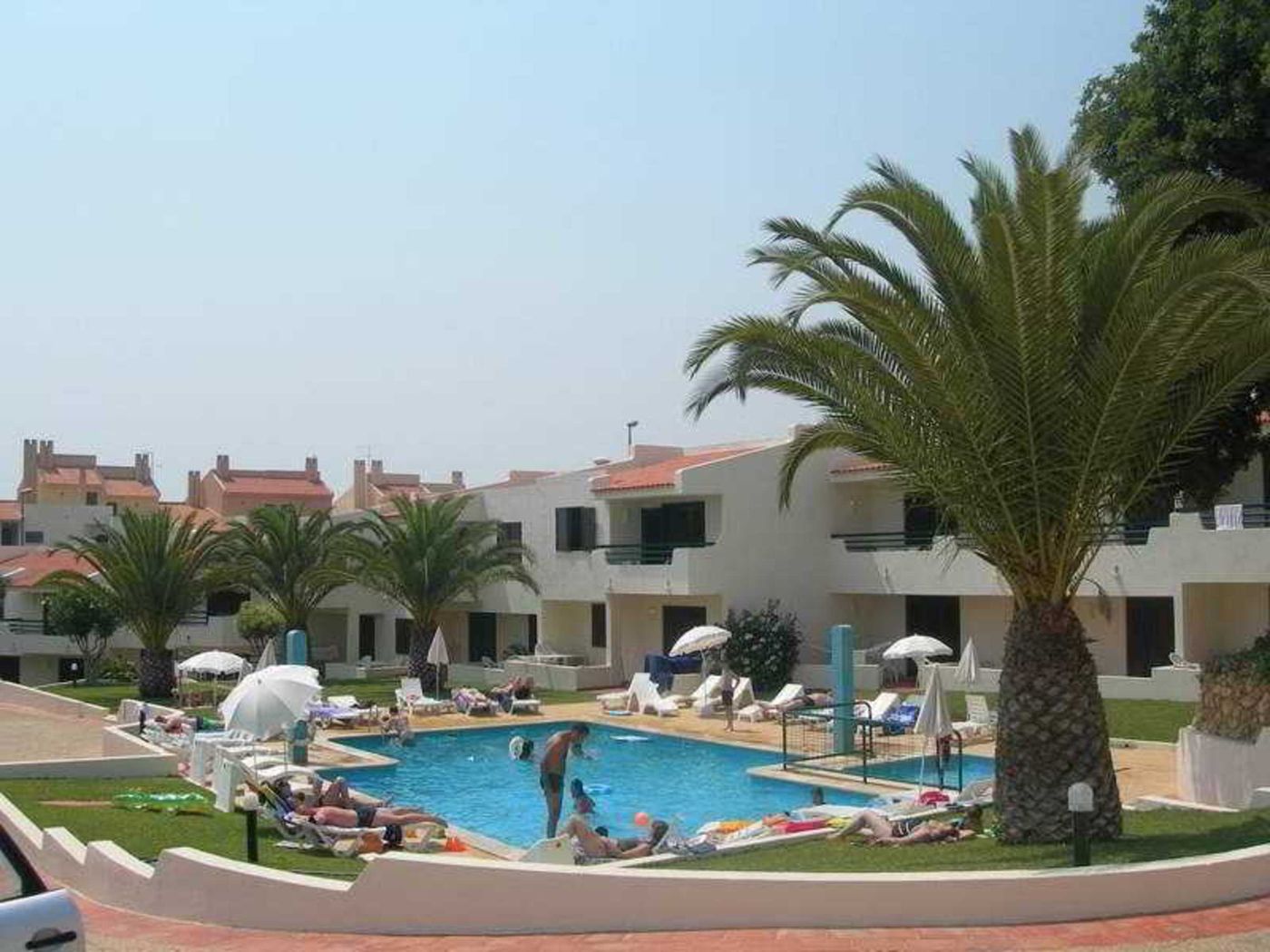 Roca-Belmonte-Apartamentos-Pool-3