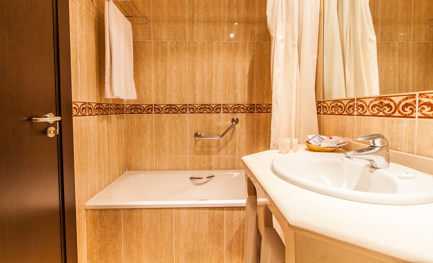 Gran-Cervantes-by-Blue-Sea-Room-17