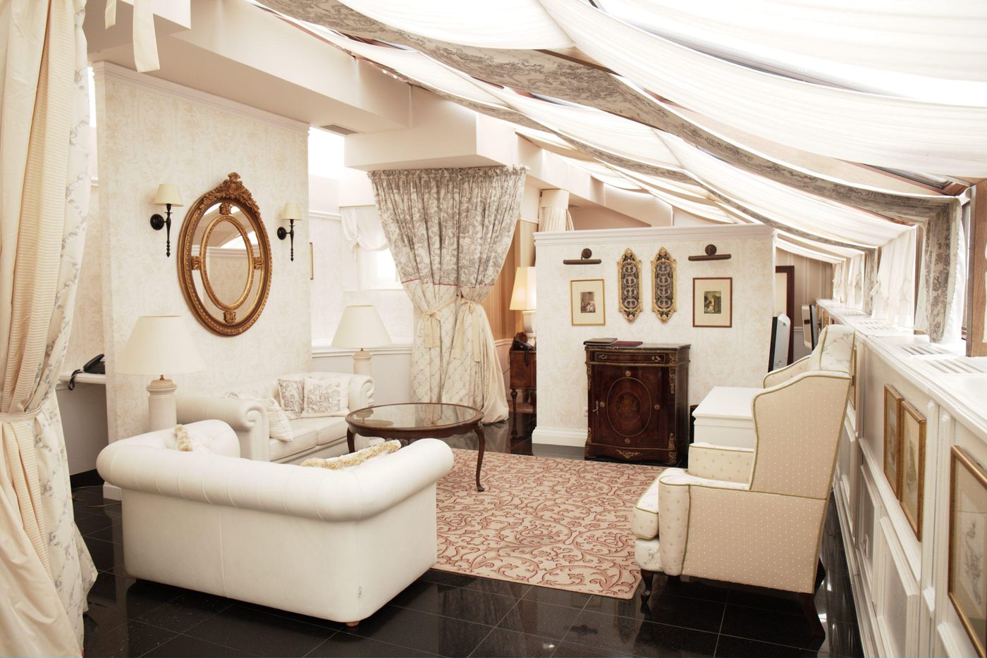 The-Bonerowski-Palace-Room-5