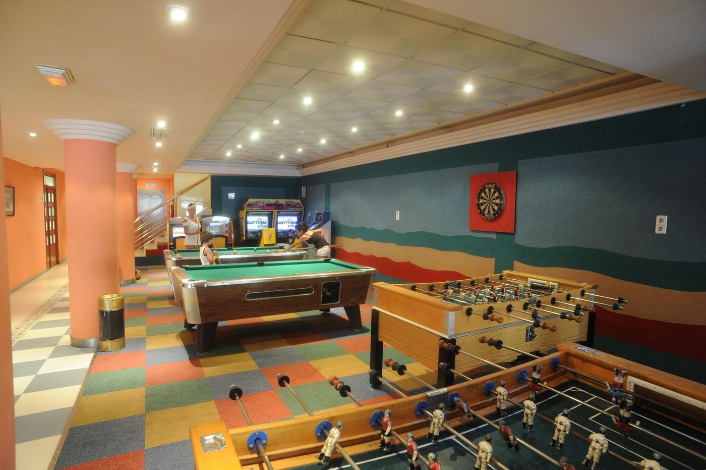 Alone-Sports-and-Entertainment-22