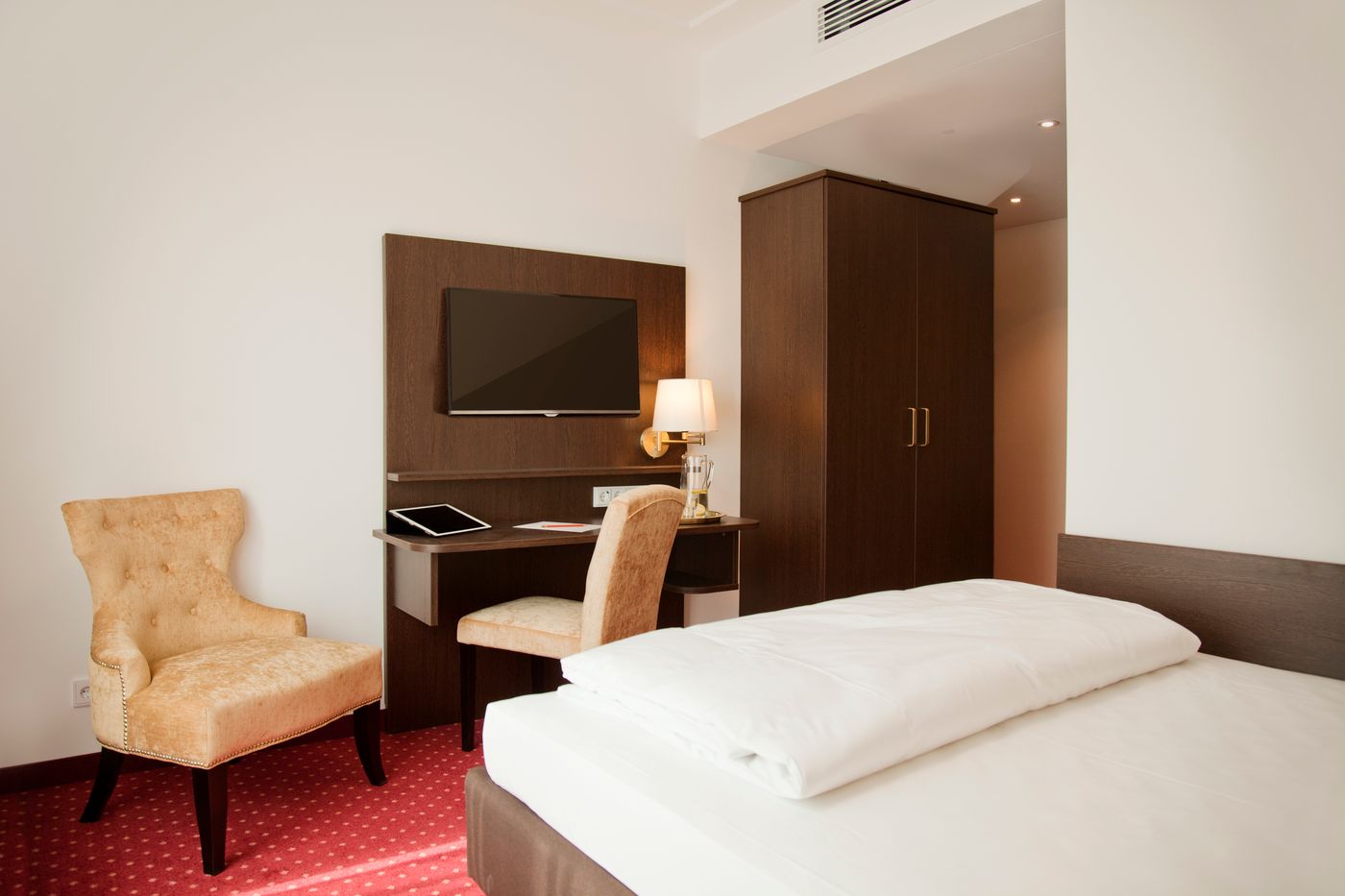 Gold-Palais-Hotel-Room-16