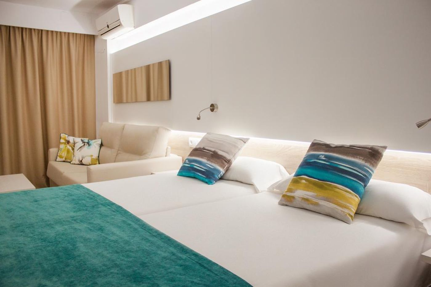 Ola Panama - Adults Only