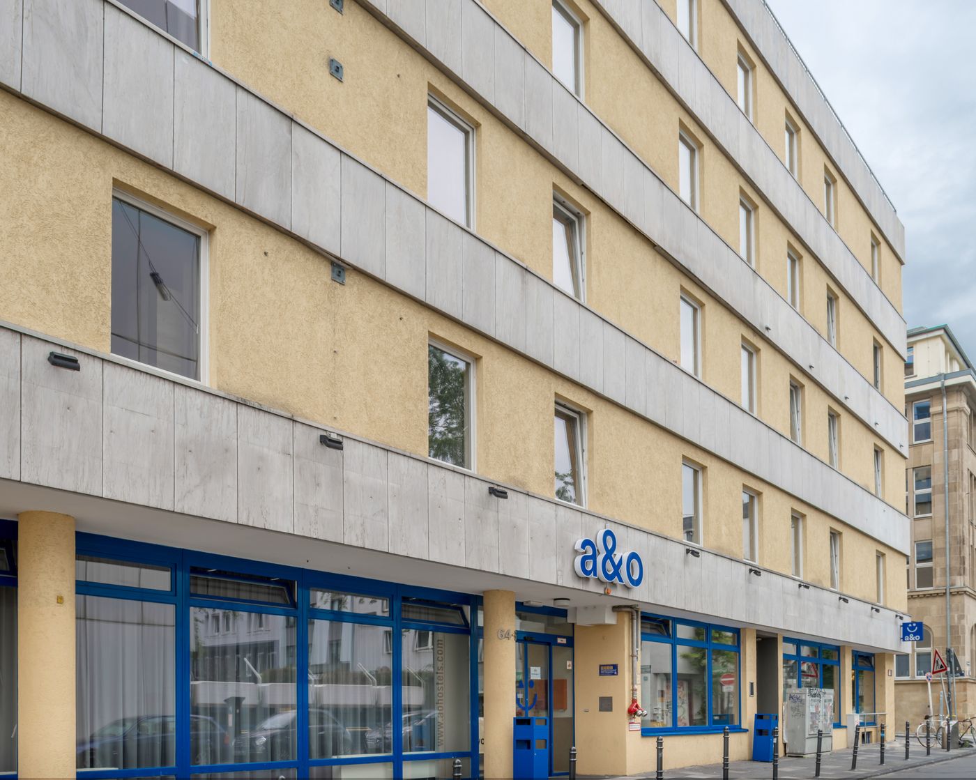 A-O-Koeln-Neumarkt-General-view-3