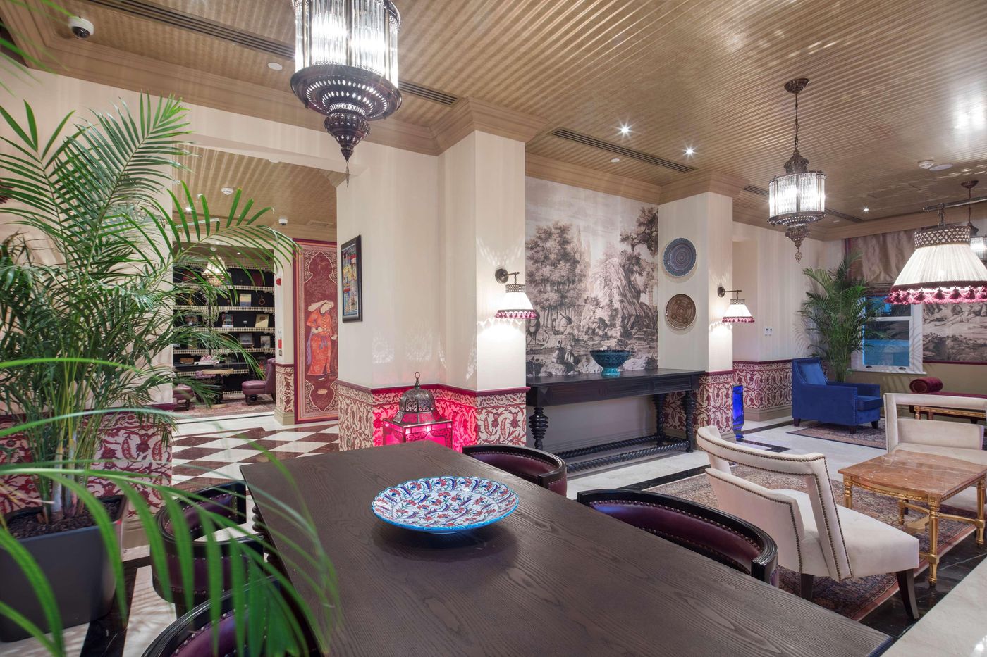 Hagia-Sofia-Mansions-Curio-Collection-by-Hilton-Lobby-17