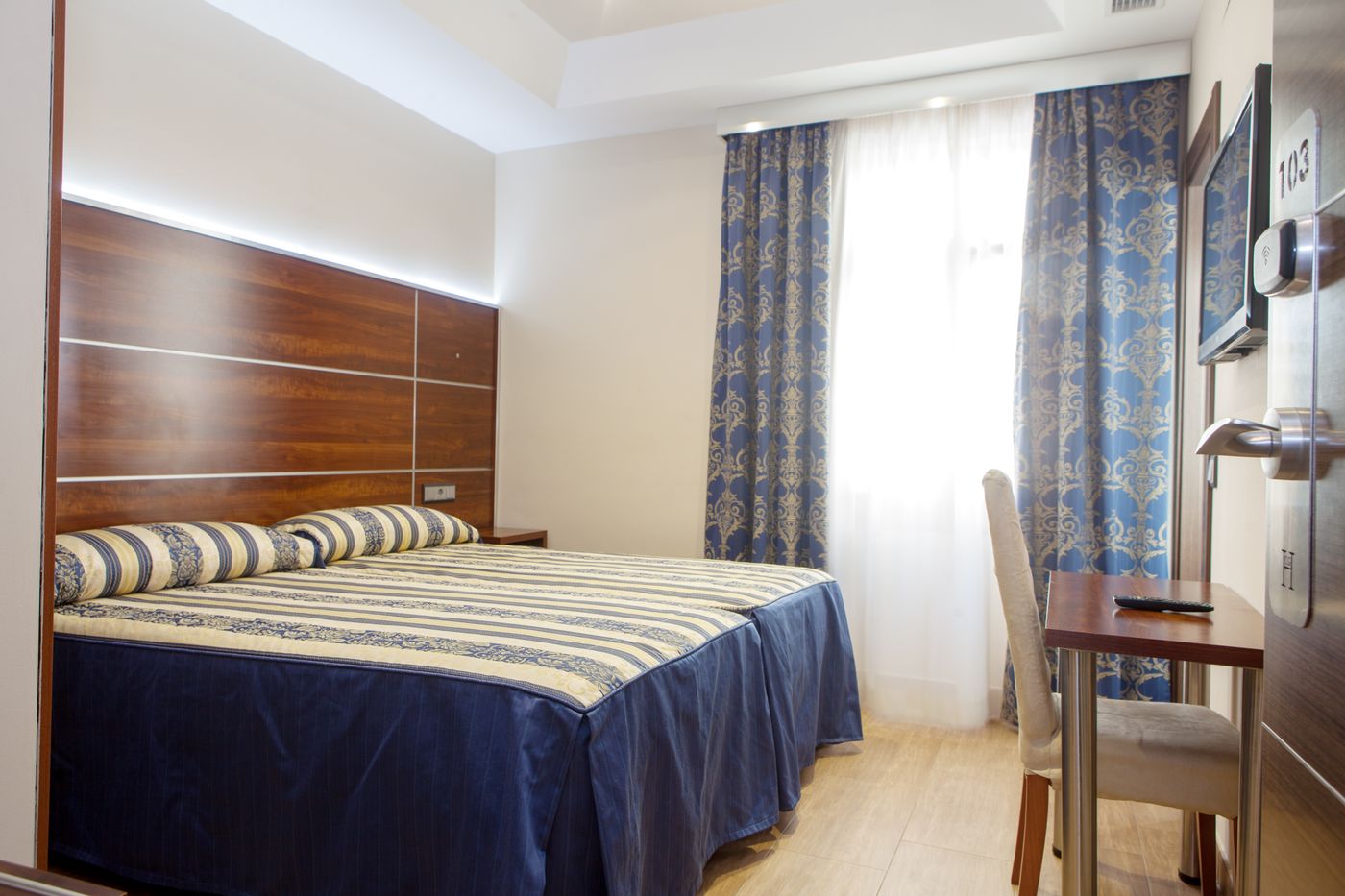 Castilla-Guerrero-Room-16